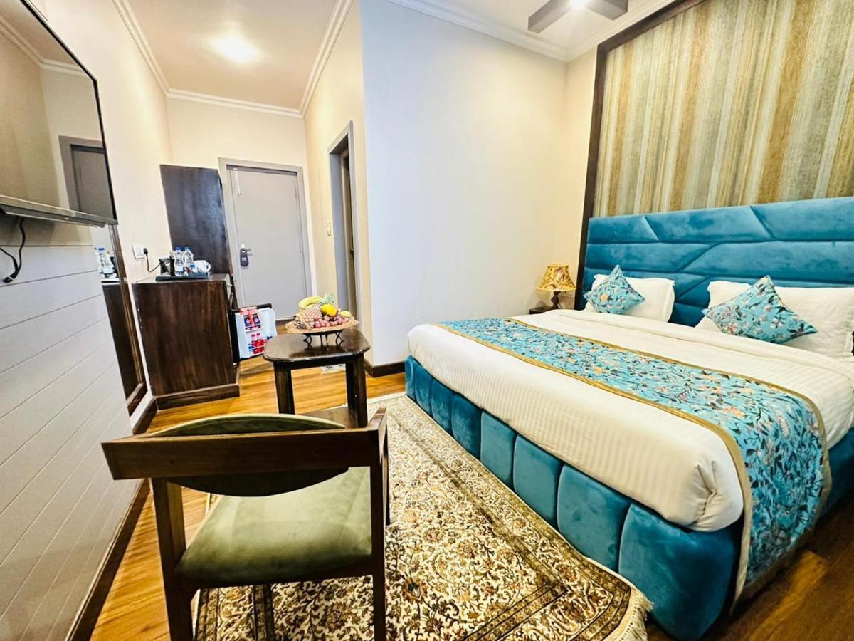 Srinagar Group Of Hotels Exteriör bild