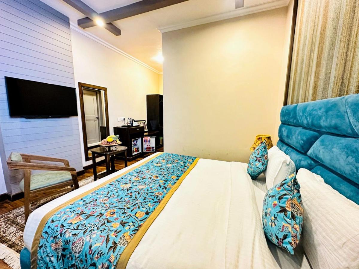 Srinagar Group Of Hotels Exteriör bild