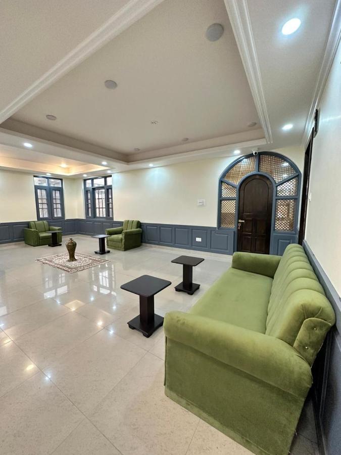 Srinagar Group Of Hotels Exteriör bild