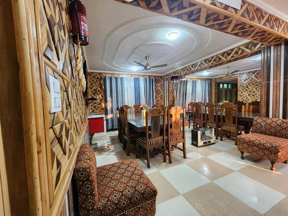 Srinagar Group Of Hotels Exteriör bild