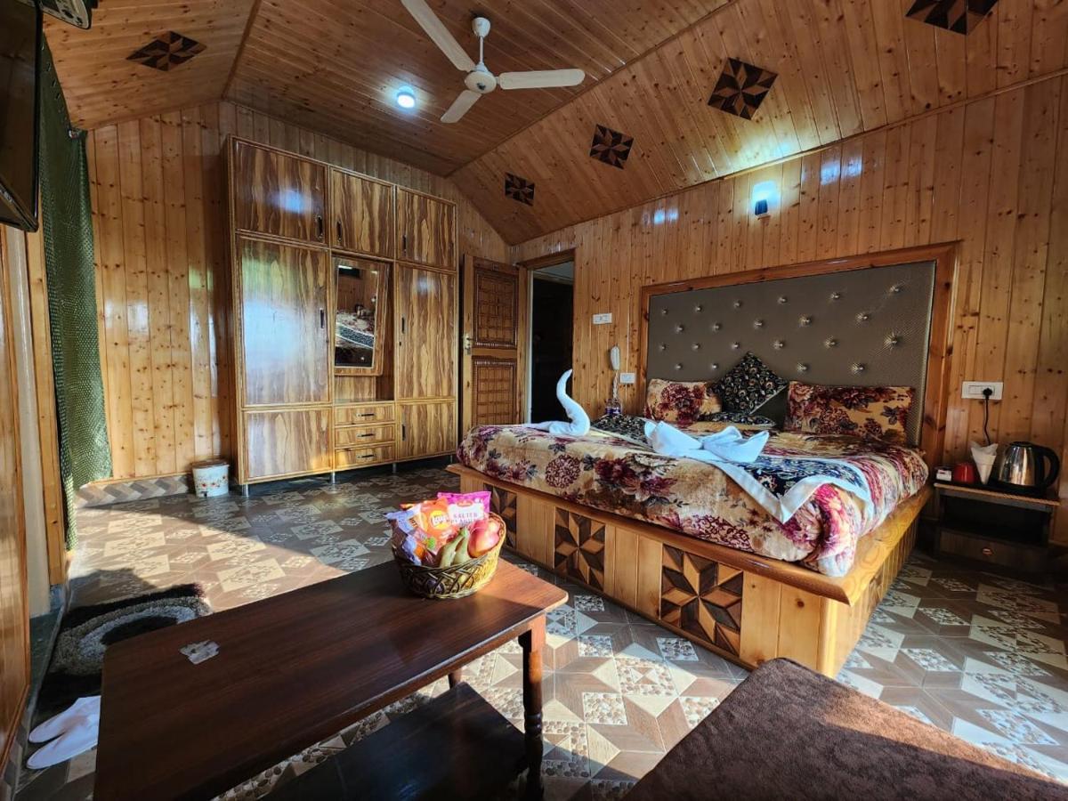 Srinagar Group Of Hotels Exteriör bild